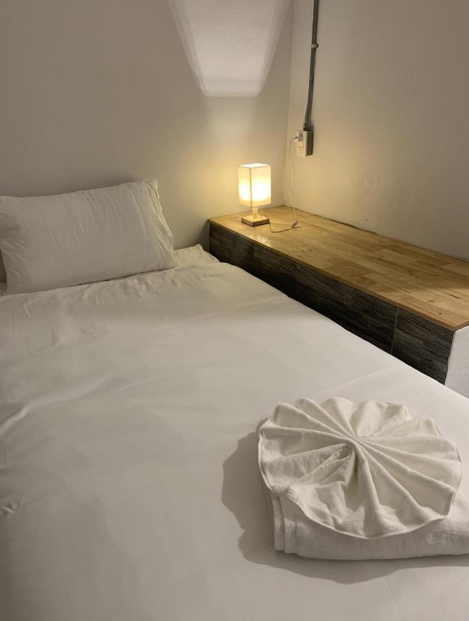 Life Hotel Rong Khun Ban Mai  Exteriör bild
