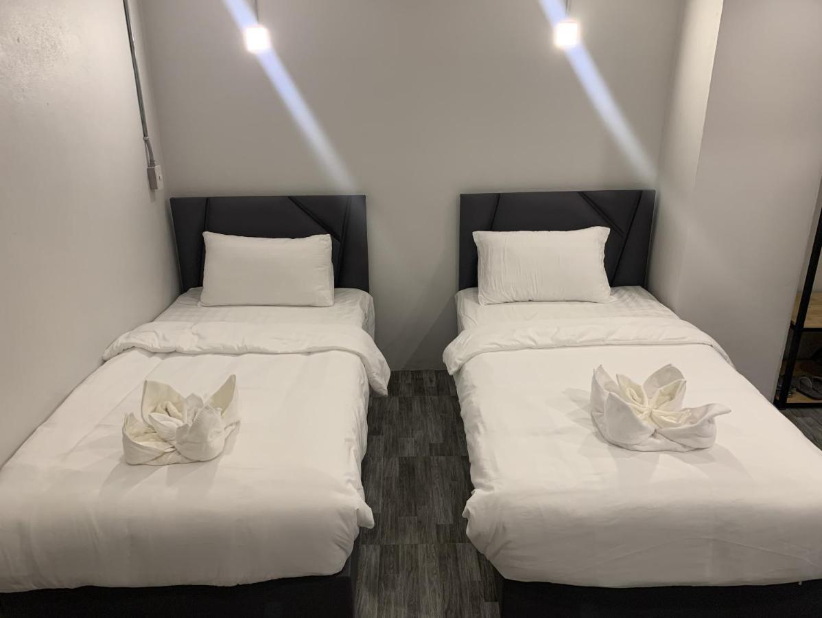 Life Hotel Rong Khun Ban Mai  Exteriör bild