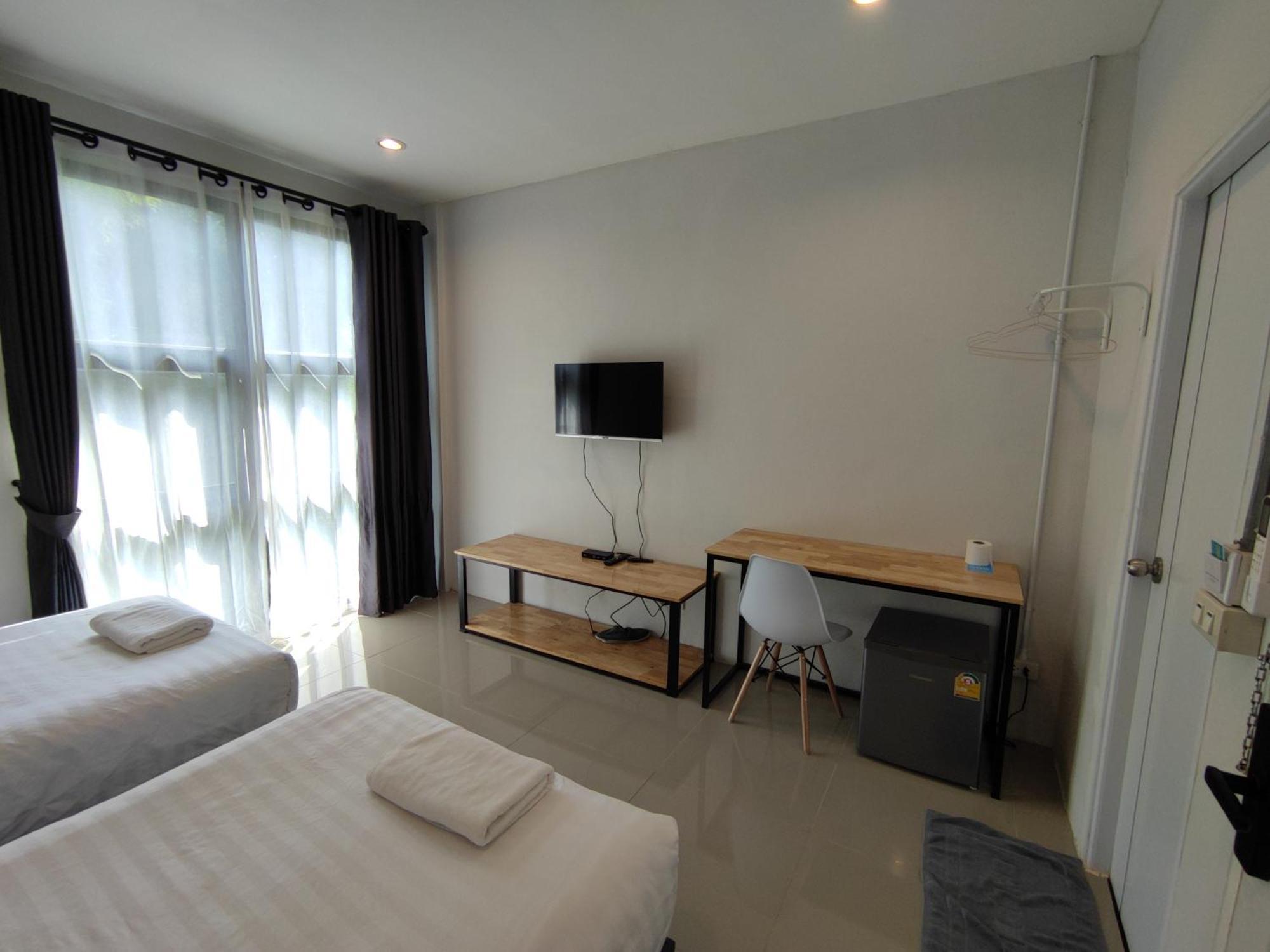 Life Hotel Rong Khun Ban Mai  Exteriör bild