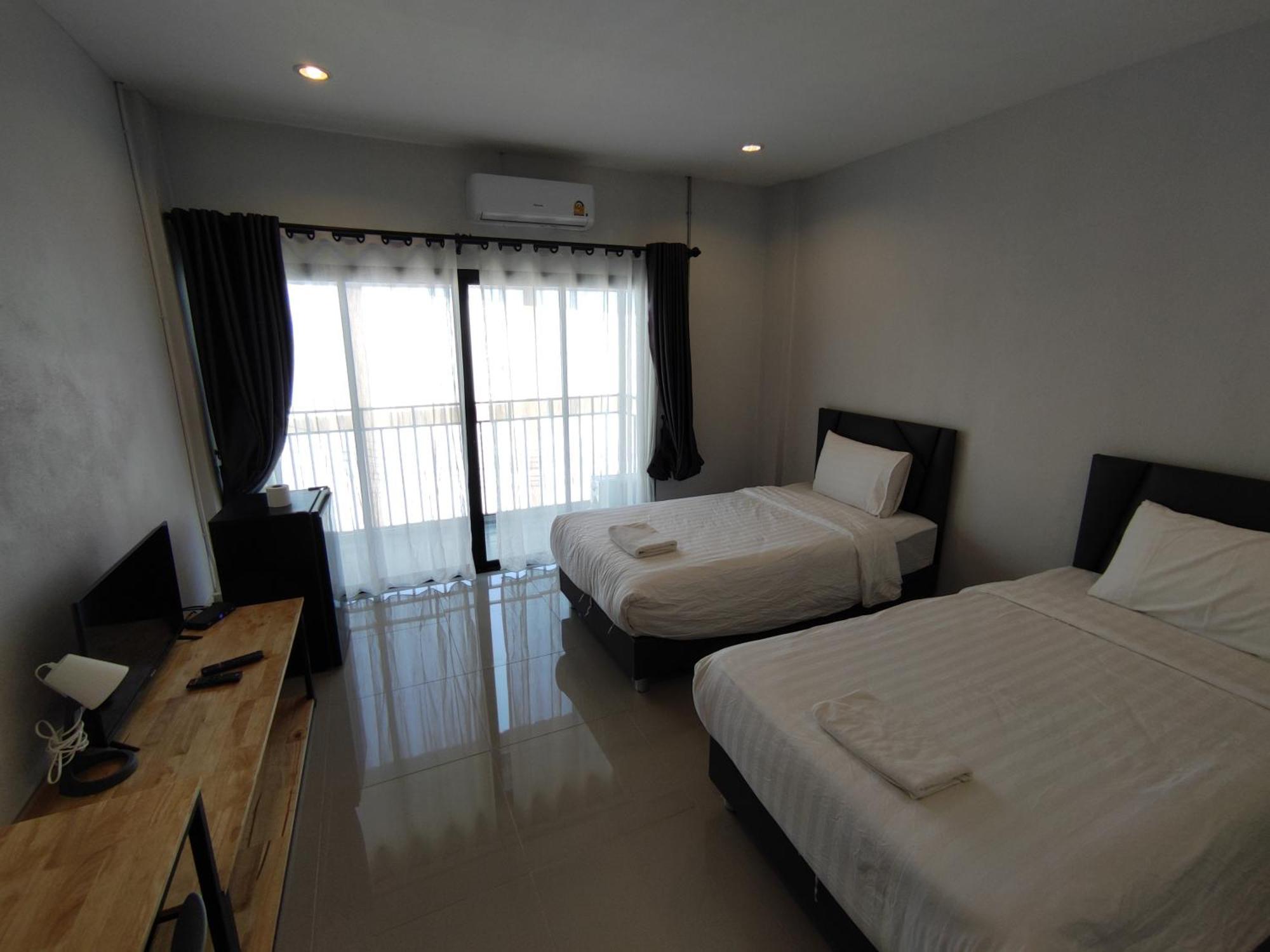 Life Hotel Rong Khun Ban Mai  Exteriör bild
